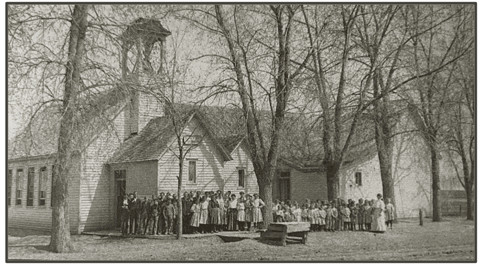 Screenshot 2025-04-02 082907 Highlandlake School with pupils 1906